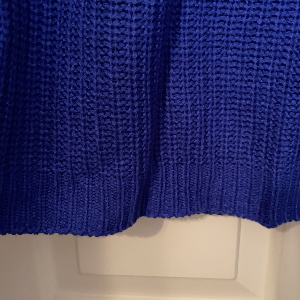 Sweater - Picture 4 of 6